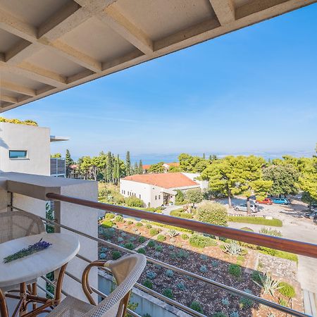 Aminess Vival Velaris Resort Supetar Exterior foto