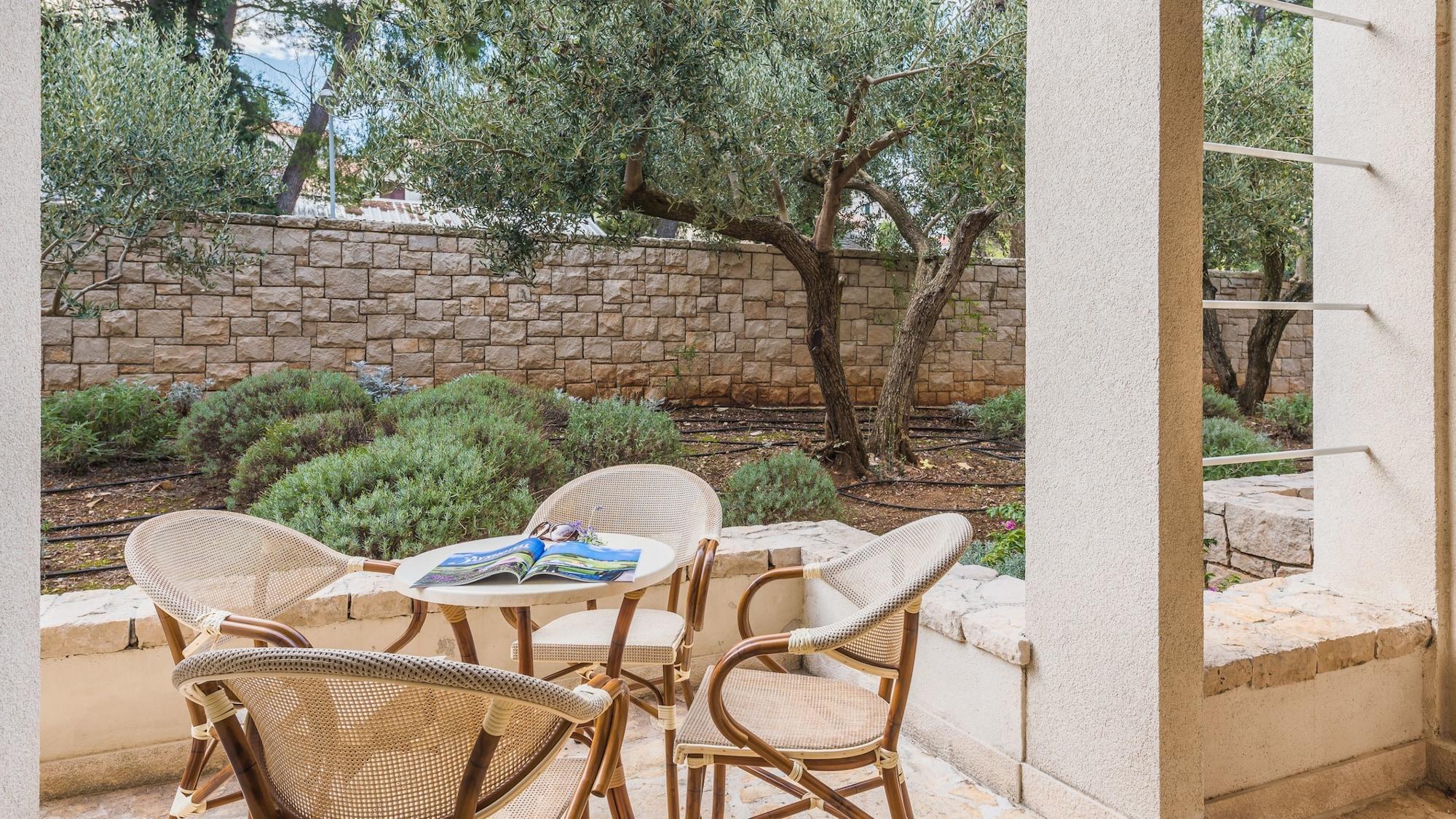 Aminess Vival Velaris Resort Supetar Exterior foto