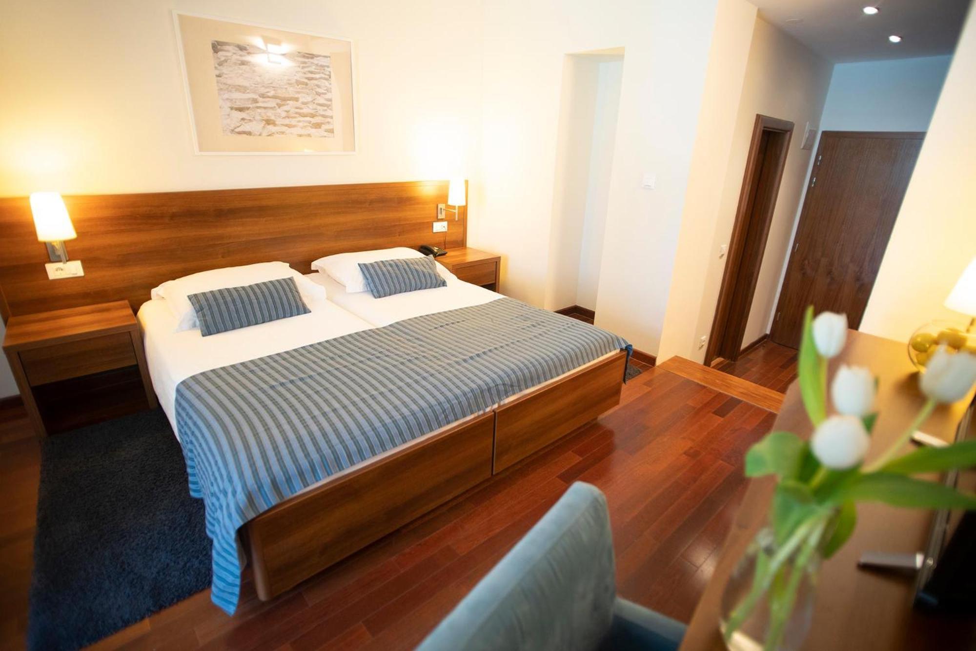 Aminess Vival Velaris Resort Supetar Exterior foto