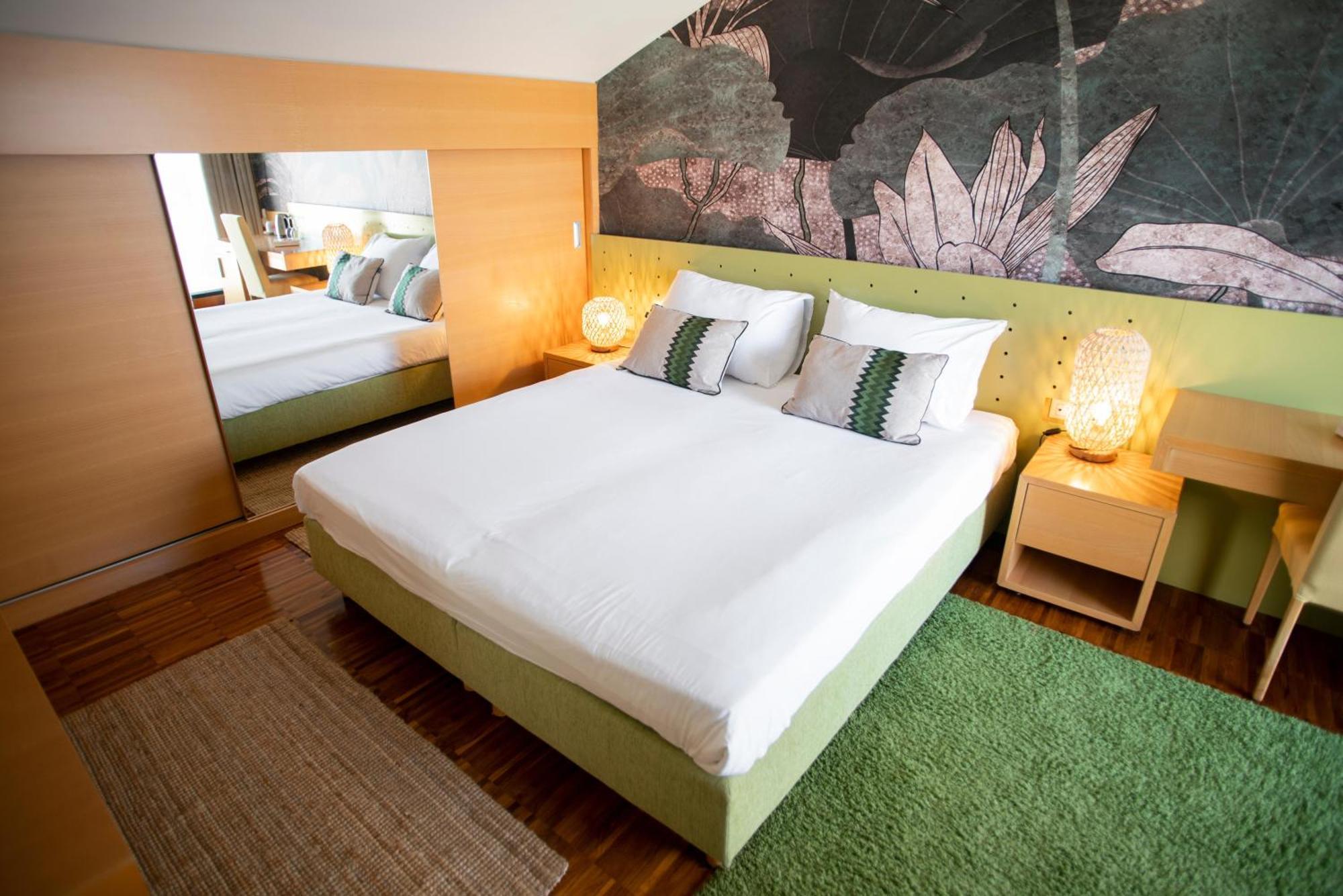 Aminess Vival Velaris Resort Supetar Exterior foto
