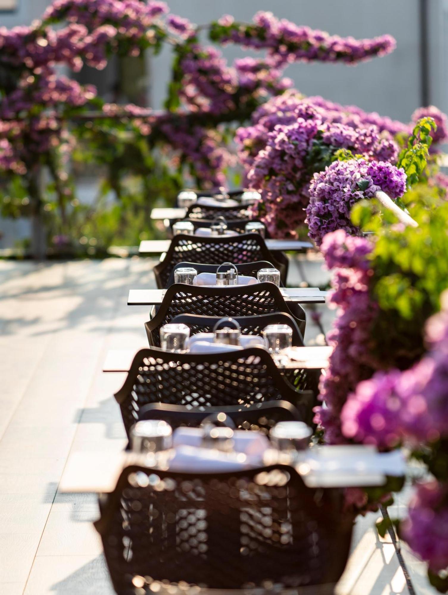 Aminess Vival Velaris Resort Supetar Exterior foto