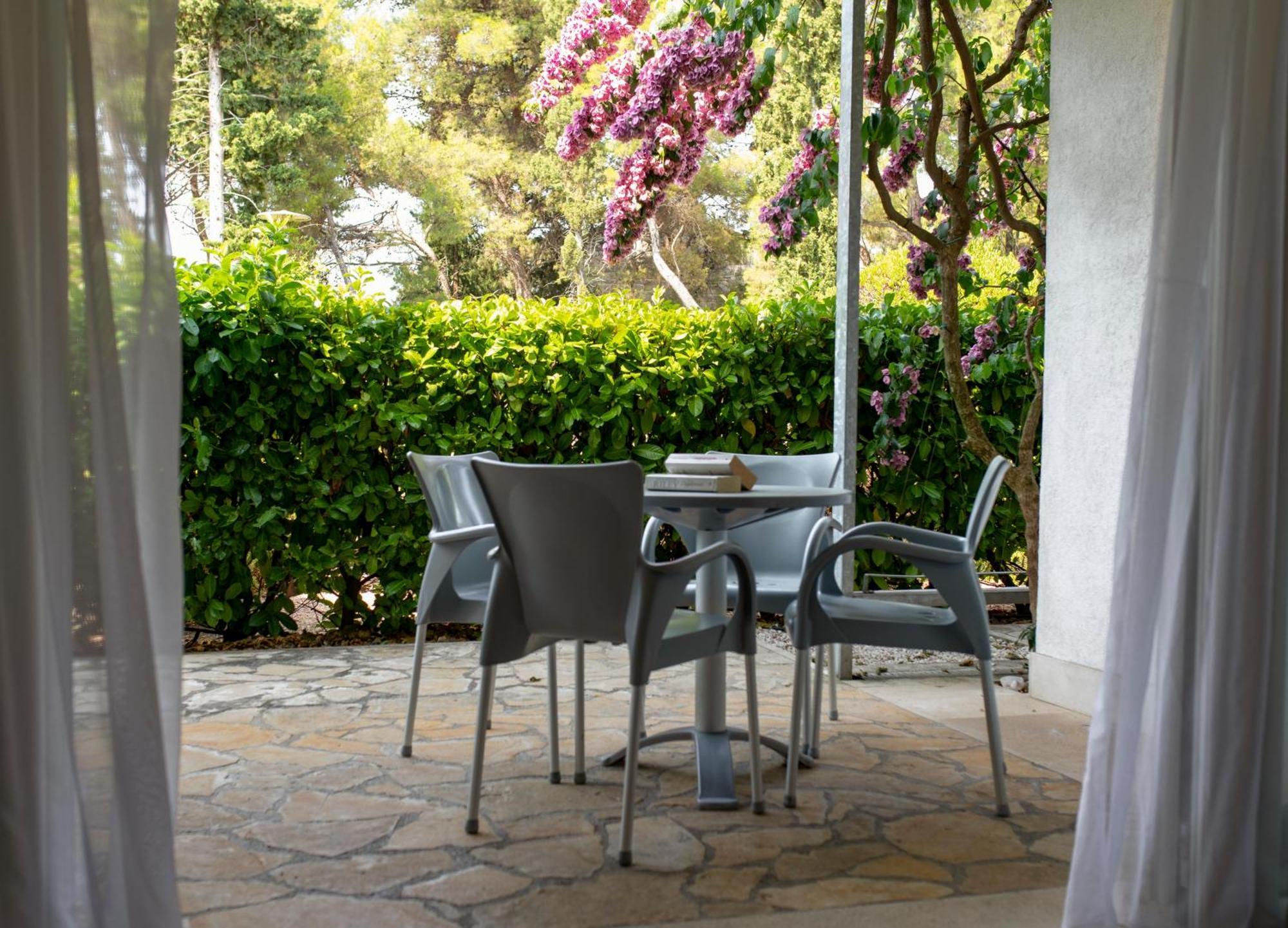 Aminess Vival Velaris Resort Supetar Exterior foto