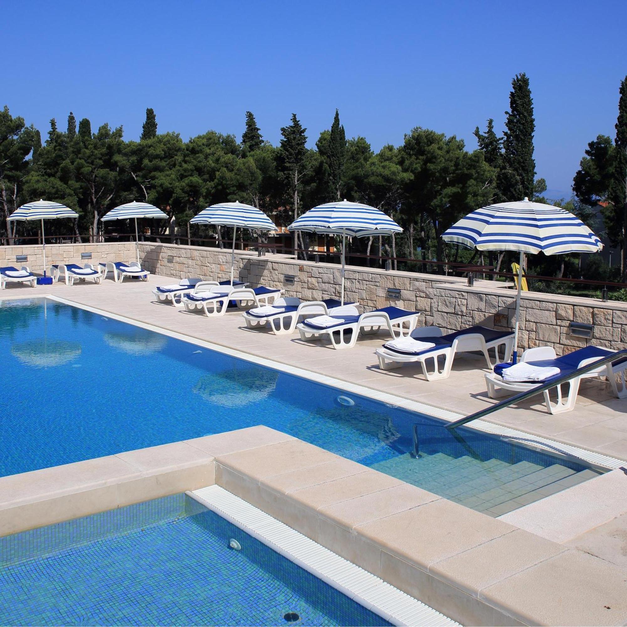 Aminess Vival Velaris Resort Supetar Exterior foto