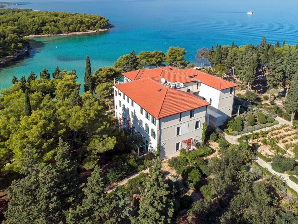 Aminess Vival Velaris Resort Supetar Quarto foto
