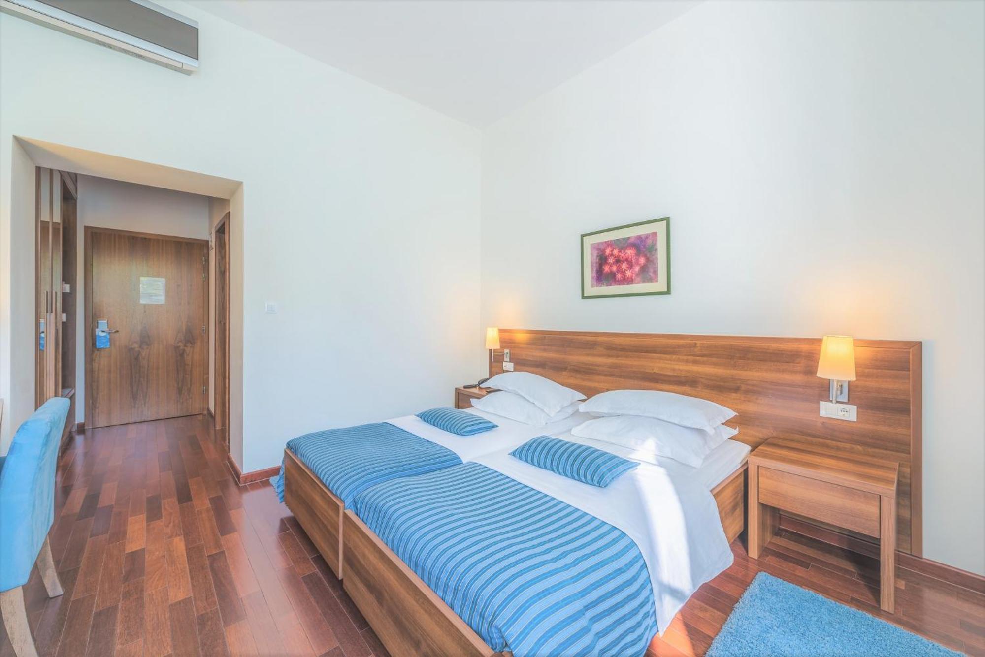 Aminess Vival Velaris Resort Supetar Quarto foto